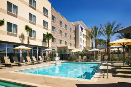 Fairfield Inn & Suites by Marriott Tustin Orange County - image 4