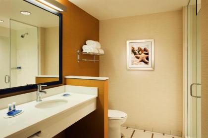 Fairfield Inn & Suites by Marriott Tustin Orange County - image 6