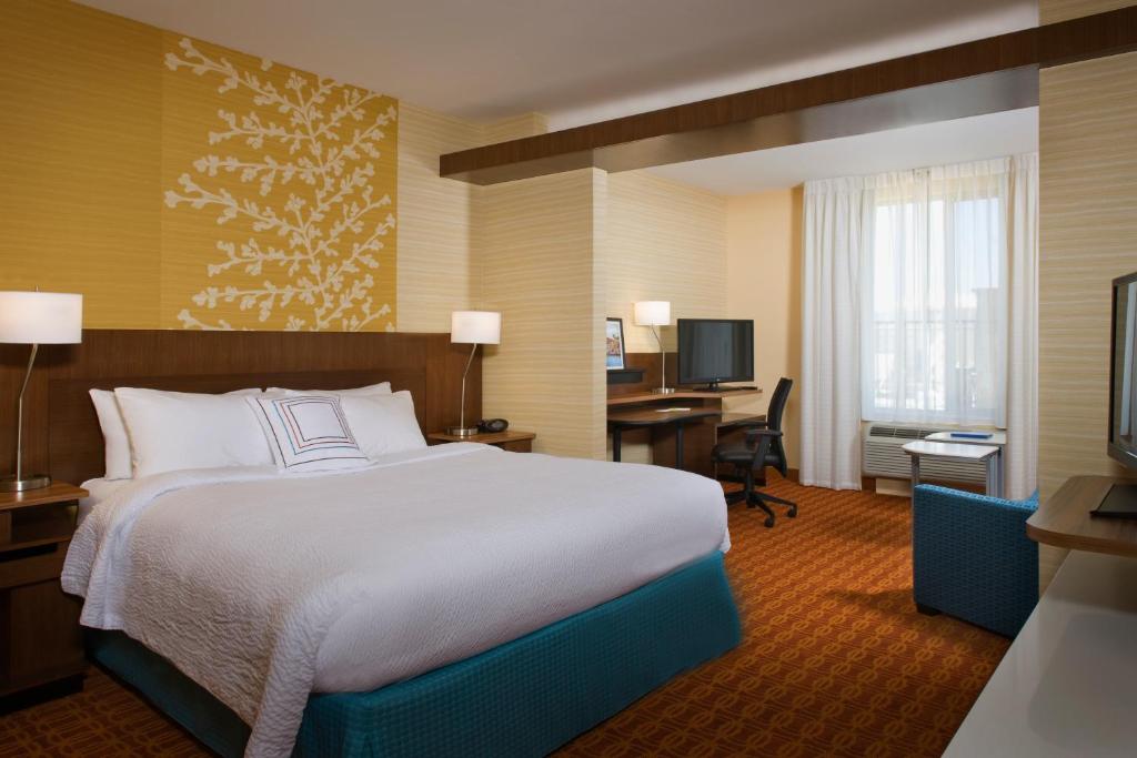 Fairfield Inn & Suites by Marriott Tustin Orange County - image 7