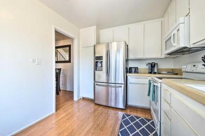 Townhome with Pool Access 8 Mi to Disneyland! - image 10