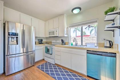 Townhome with Pool Access 8 Mi to Disneyland! - image 11