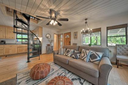 Peaceful Twain Harte Cabin with Wraparound Deck! - image 1