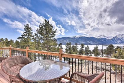 Gorgeous Twin Lakes Home with Deck Overlooking Mtns! - image 4