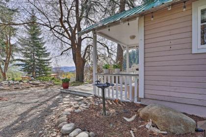 Historic Twisp Cottage - Mountain and River View! - image 12