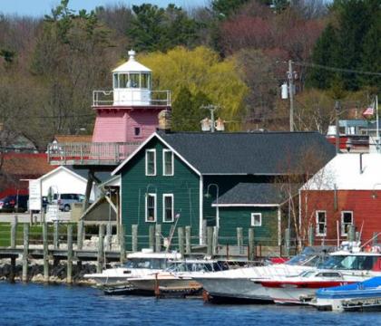 Village Inn on the Lake - image 9