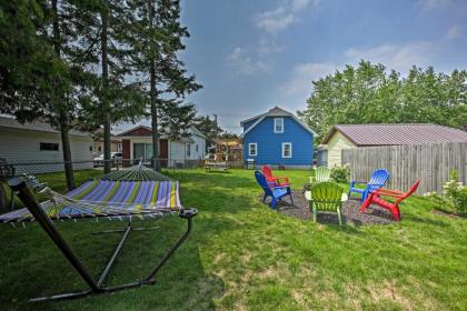 Cozy Two Rivers Home - Walk to Lake Michigan! - image 3