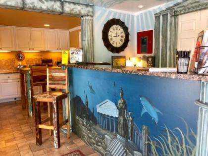 Atlantis Inn - Tybee Island - image 3