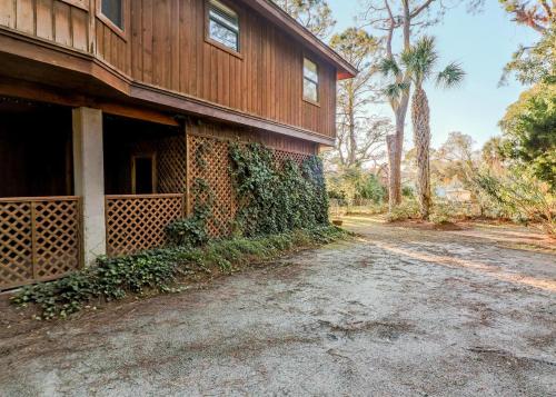 Jack's Tybee Treehouse - image 2