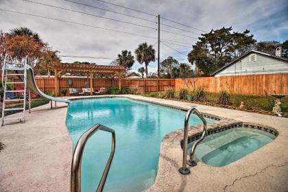 Tybee Island Home on 2 Lots - Walk to Ocean! - image 12