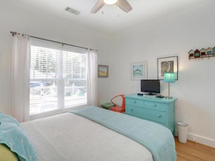 Heated Pool Flex Cancellation Sunny & Colorful Beach Cottage - image 16