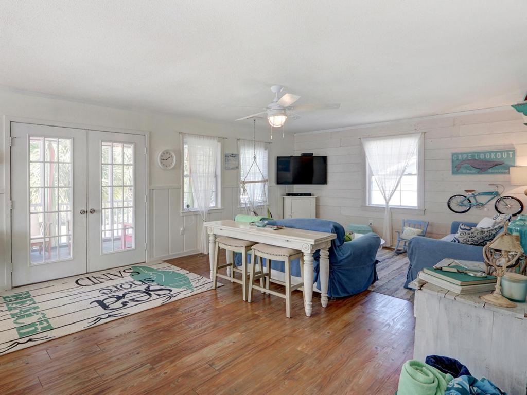 Heated Pool Access Flex Cancelation Wonderful Tybee Beach House - image 4