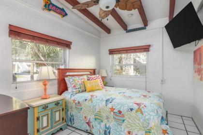 Blue Bungalow - image 12