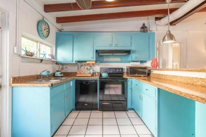 Blue Bungalow - image 9