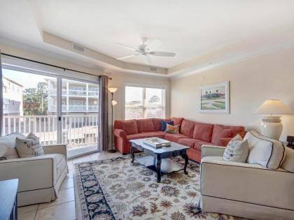 Community Pool Steps from the Beach Private Balcony with Ocean View