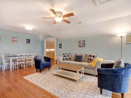 Heated Pool Access Large Tybee Home Walking Distance to Beach & Memorial Park! - image 14