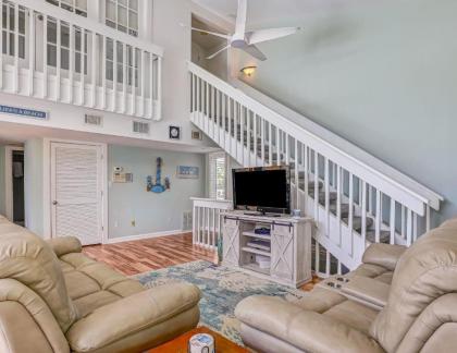 Heated Pool Access Great Outdoor Space Walk to Beach Restaurants Shopping & More! - image 7