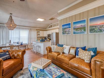 New Vacation Home! Heated Pool Access Walk to Beach Restaurants Shopping & More! - image 10