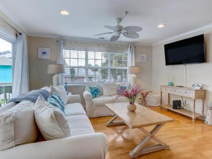 Heated Pool Access Perfectly Located Tybee Condo Short Walk to Beach & More! - image 1