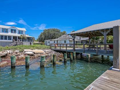 Large Tybee Beach Home on Back River with Private Dock Heated Pool Access! - image 7