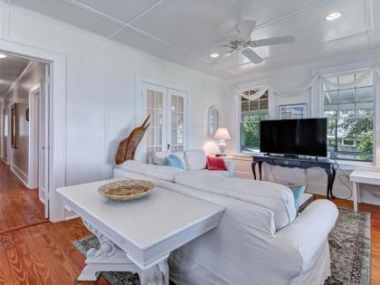 Large Tybee Beach Home on Back River with Private Dock Heated Pool Access! - image 8