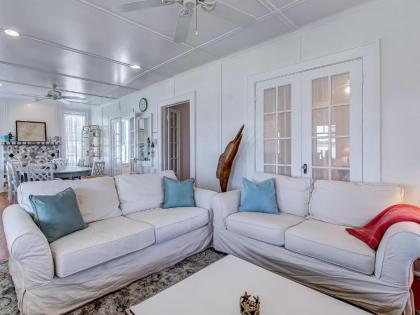 Large Tybee Beach Home on Back River with Private Dock Heated Pool Access! - image 9