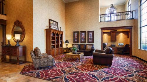 Best Western Plus Southpark Inn & Suites - image 3