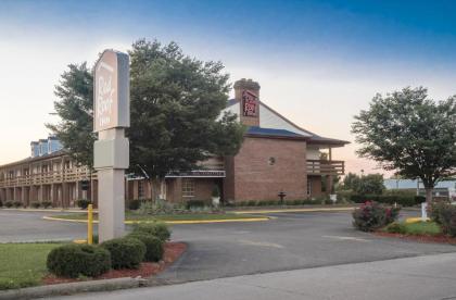 Red Roof Inn Uhrichsville - image 8