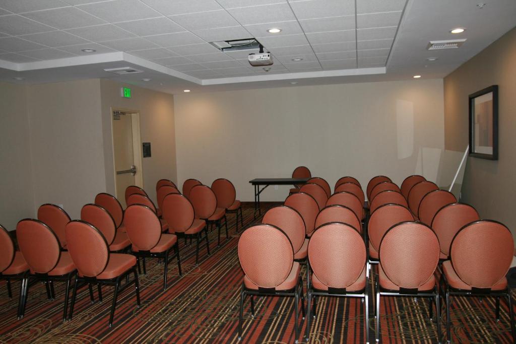 Hampton Inn Union City - image 7