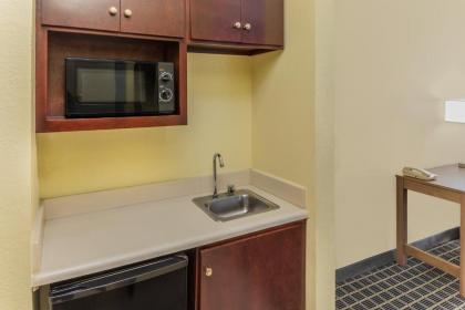 Days Inn & Suites by Wyndham Union City - image 5