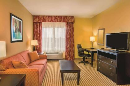 La Quinta by Wyndham Atlanta Union City - image 2