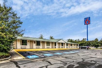 Motel 6-Union City GA - Atlanta Airport - image 1