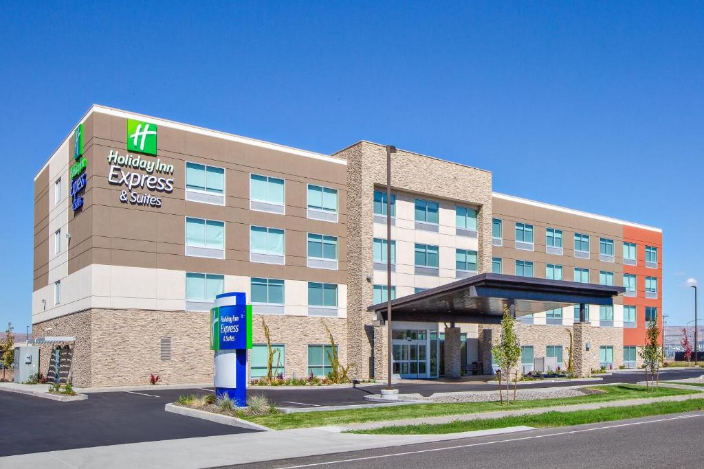 Holiday Inn Express & Suites - Union Gap - Yakima Area an IHG Hotel - main image