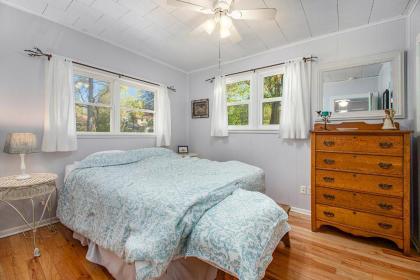 Red Bird Cottage - image 10