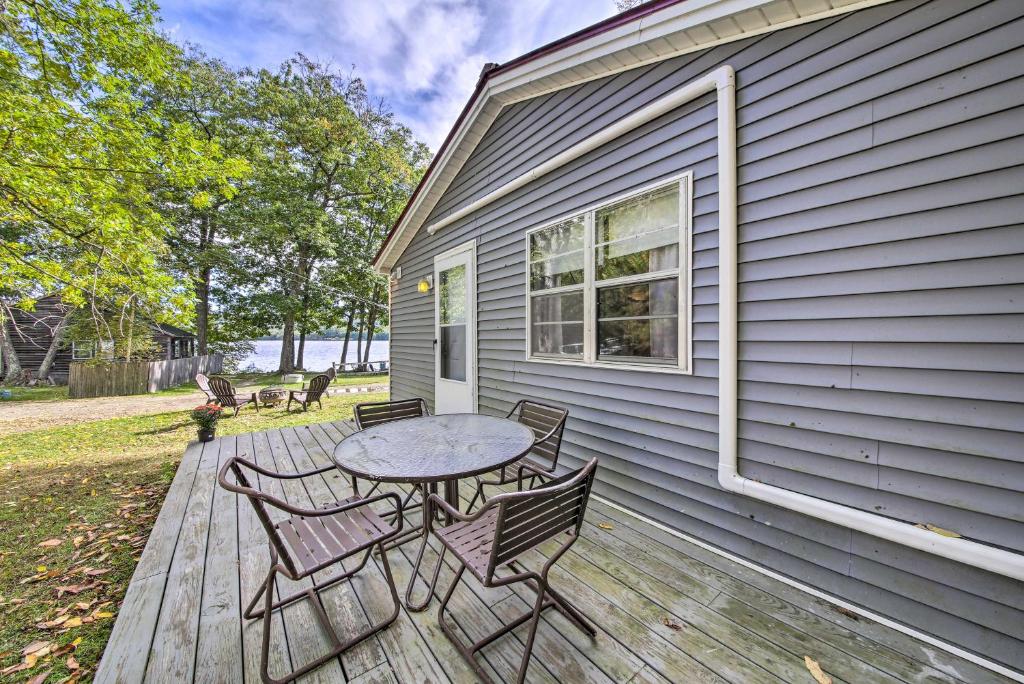 Rustic Retreat Across from Lake Family Friendly! - image 3