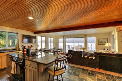 Waterfront 3BR Home on Gold Coast of Hood Canal! - image 8