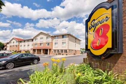 Super 8 by Wyndham Akron S/Green/Uniontown OH - image 6