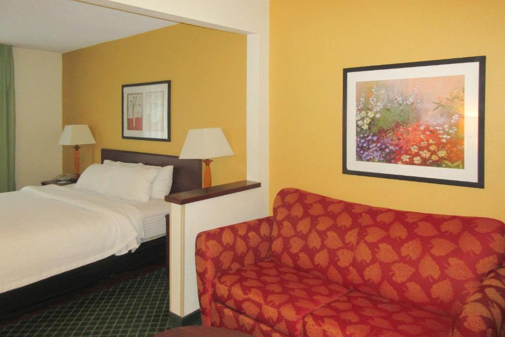 Quality Inn & Suites Uniontown - image 2