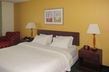 Quality Inn & Suites Uniontown - image 9