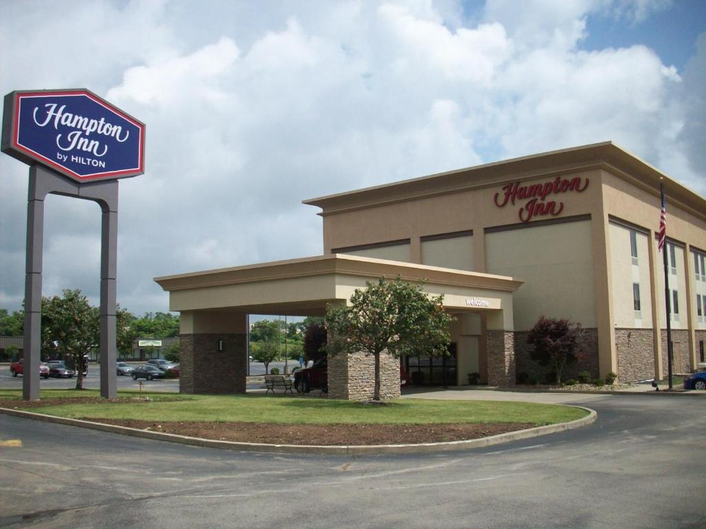 Hampton Inn Uniontown - main image