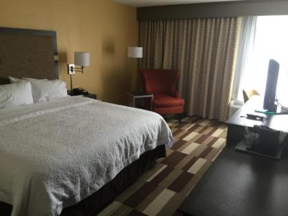 Hampton Inn Uniontown - image 12