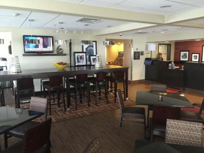 Hampton Inn Uniontown - image 13