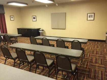 Hampton Inn Uniontown - image 15