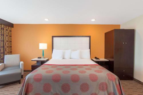 Ramada by Wyndham Culver City - image 3