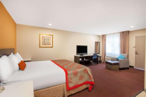 Ramada by Wyndham Culver City - image 5