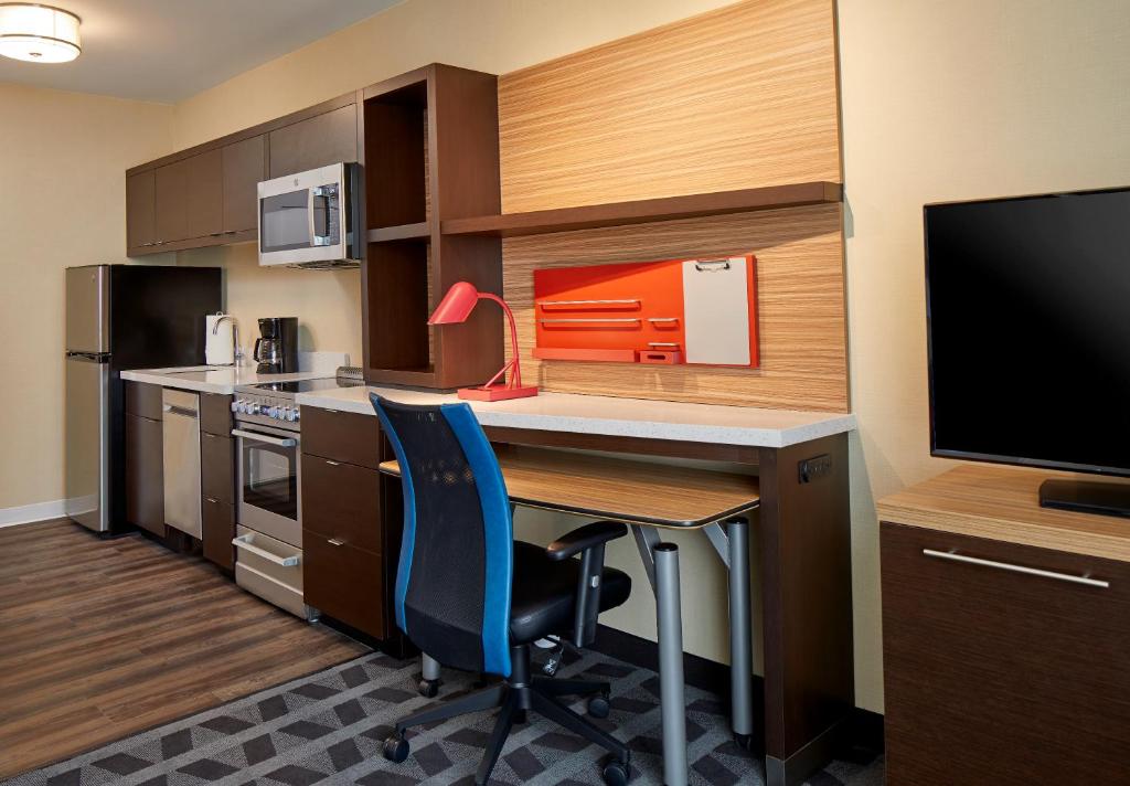 TownePlace Suites by Marriott Columbus North - OSU - image 2