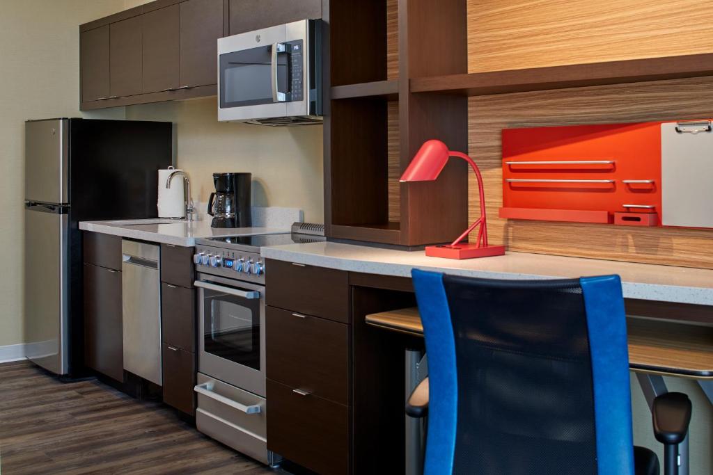 TownePlace Suites by Marriott Columbus North - OSU - image 3