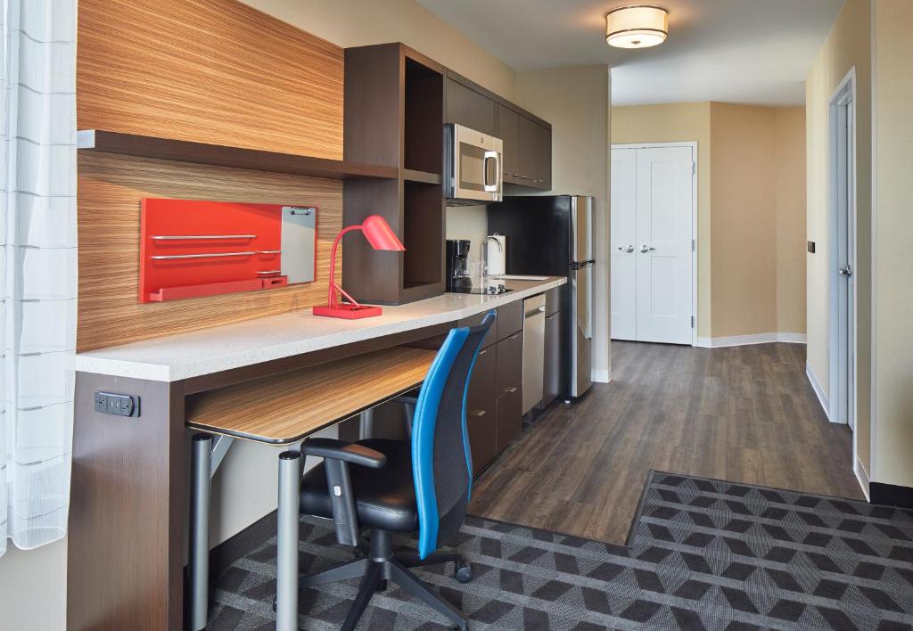 TownePlace Suites by Marriott Columbus North - OSU - image 7