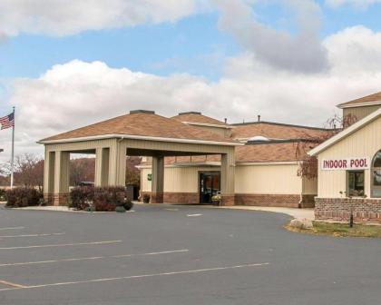 Quality Inn Upper Sandusky - image 11