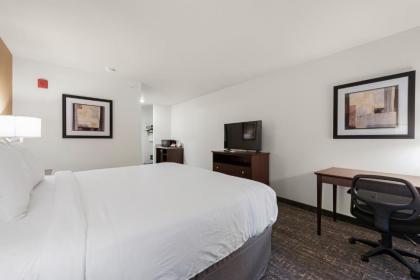 Cobblestone Hotel & Suites - Urbana - image 12