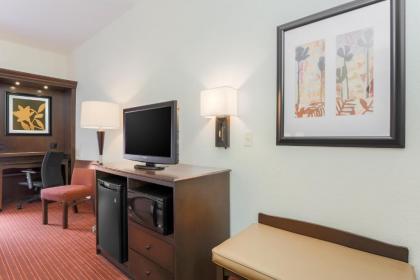 Hampton Inn Champaign/Urbana - image 15